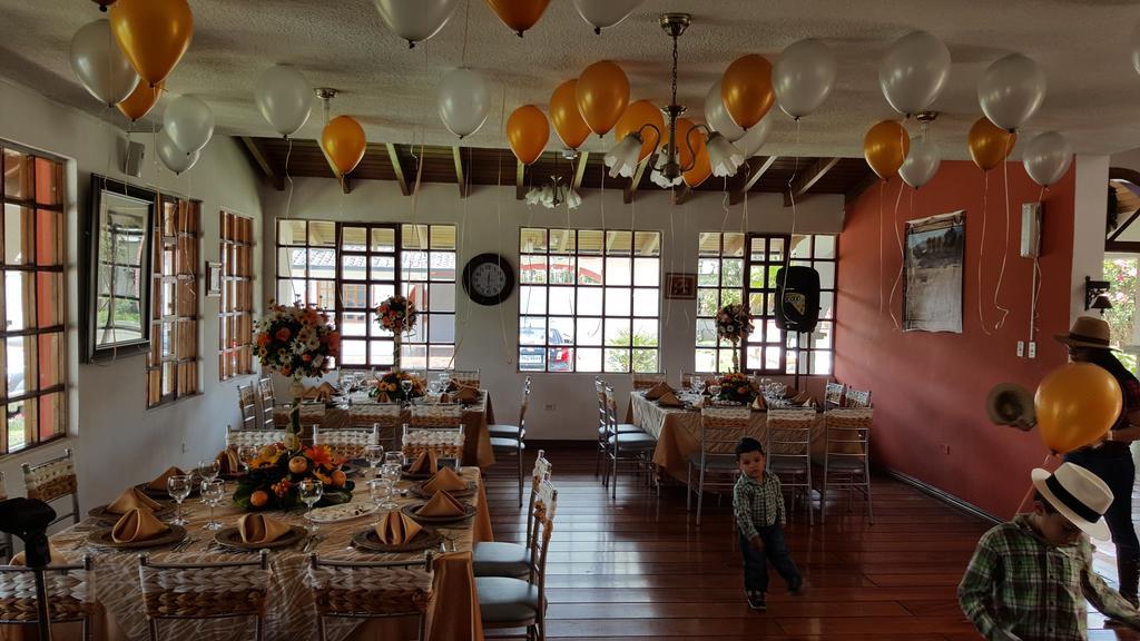 Hosteria San Carlos ตาบาเบลา ภายนอก รูปภาพ