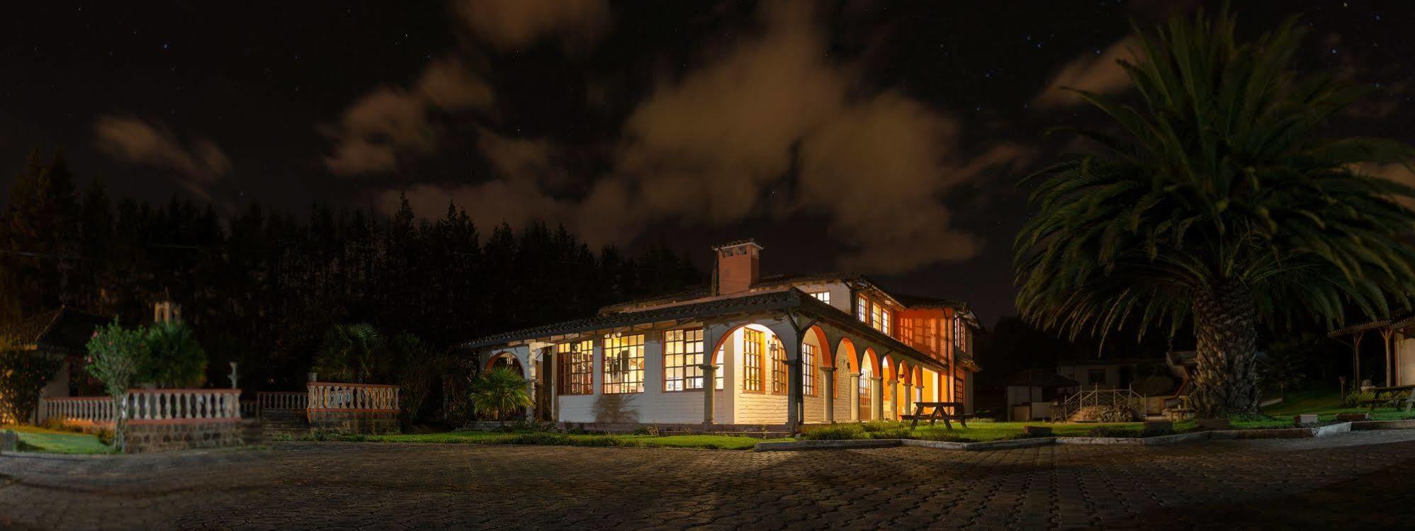 Hosteria San Carlos ตาบาเบลา ภายนอก รูปภาพ