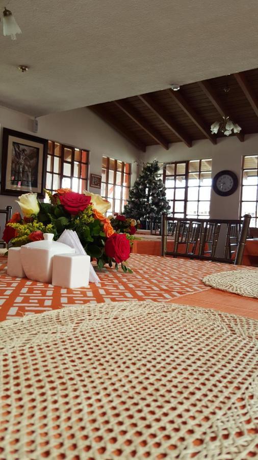 Hosteria San Carlos ตาบาเบลา ภายนอก รูปภาพ